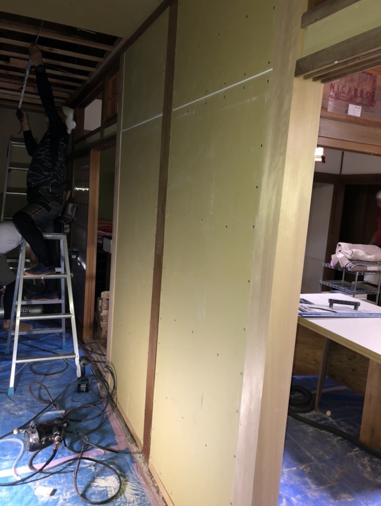 施工中